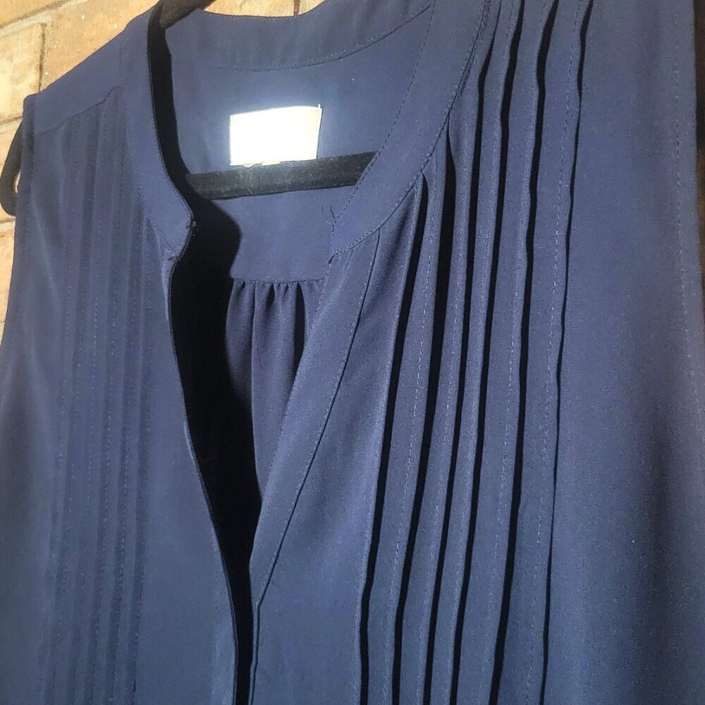 Joan Vass Women's Deep Blue Pleat-Placket V-Neck Bitton Sleeveless Top - Size M - Picture 2 of 11